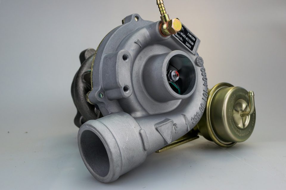 Turbosprężarki Komatsu – postaw na jakość!