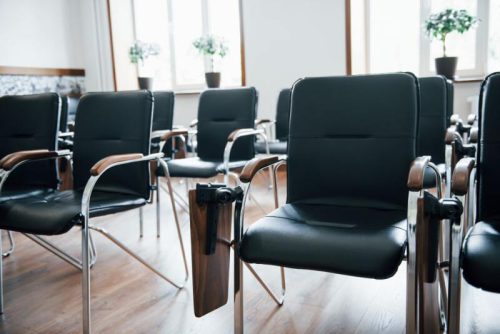 Krzesła konferencyjne – jakie wybrać?